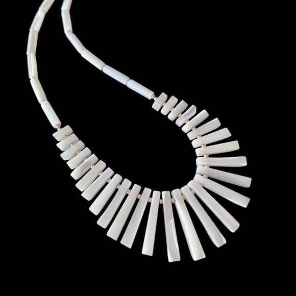 Vintage Mother of Pearl Shell Bead Fringe Necklace - Picture 3 of 4